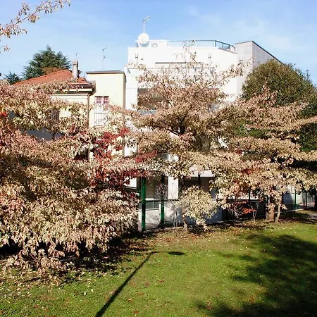 لا بيرلا من سيدار كومو