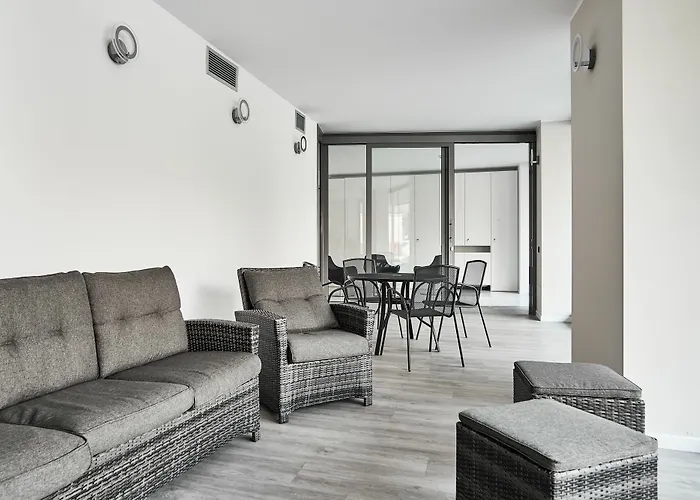 Aparthotel La Perla By Sedar